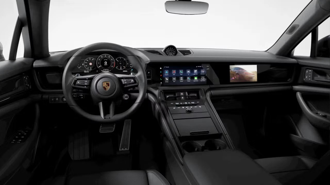 2026 Porsche Panamera - Image 28 of 31