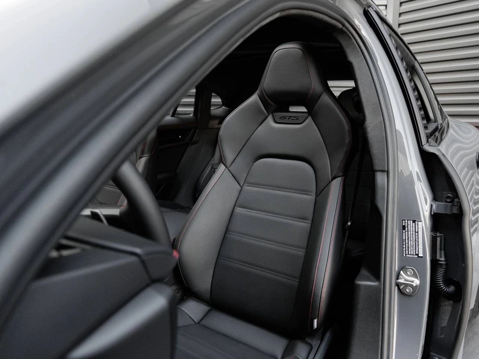 2026 Porsche 976 Panamera - Image 5 of 5