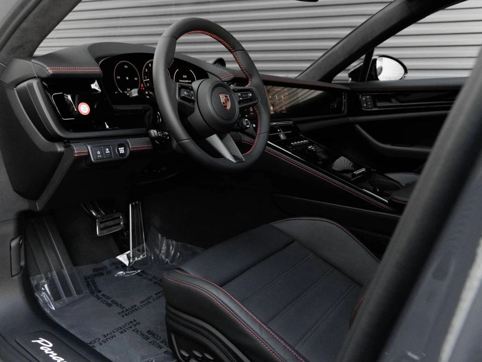 2026 Porsche 976 Panamera - Image 4 of 5