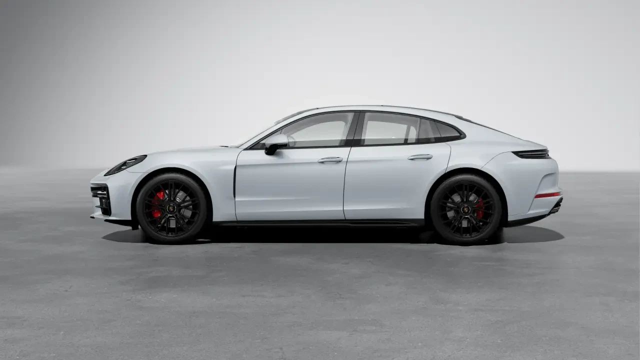 2026 Porsche Panamera - Image 16 of 31