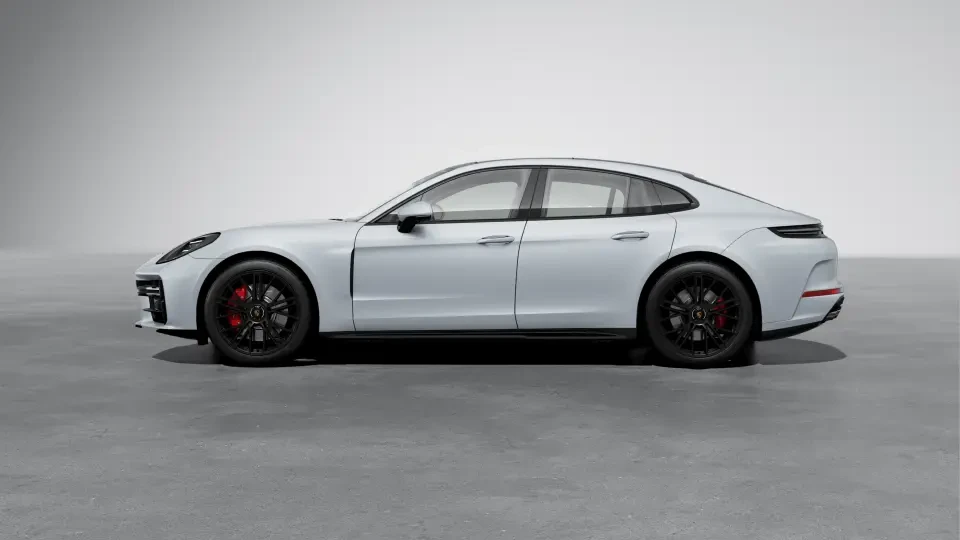 2026 Porsche Panamera - Image 15 of 31