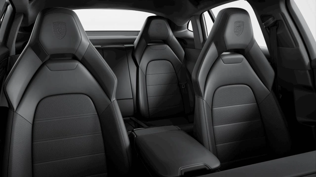 2026 Porsche Panamera - Image 9 of 10