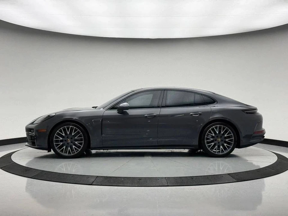 2026 Porsche 976 Panamera - Image 2 of 5