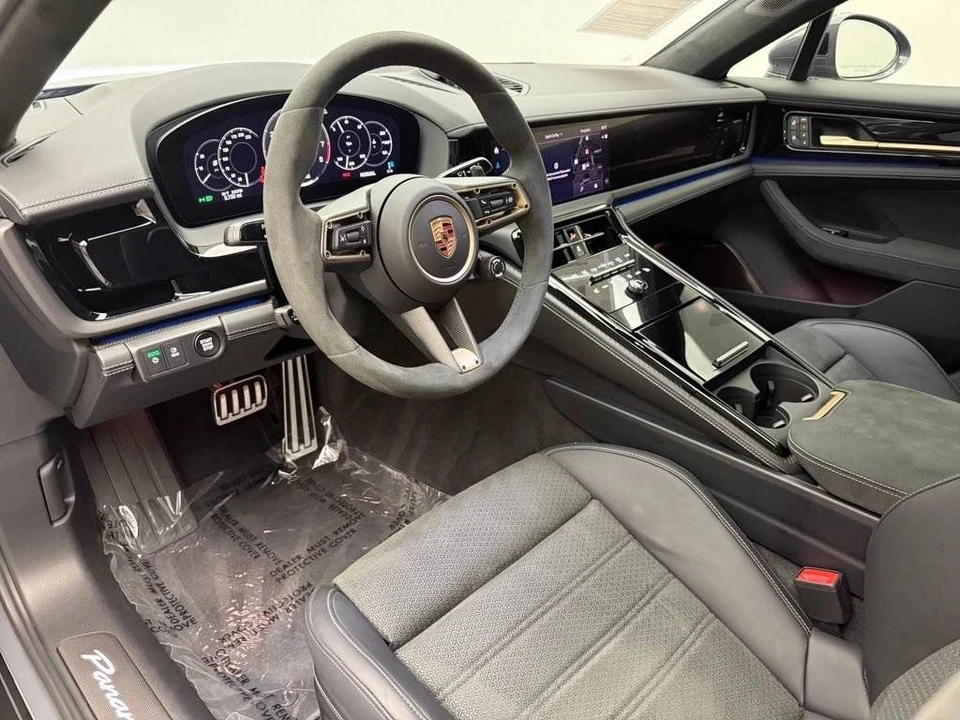 2026 Porsche 976 Panamera - Image 4 of 5
