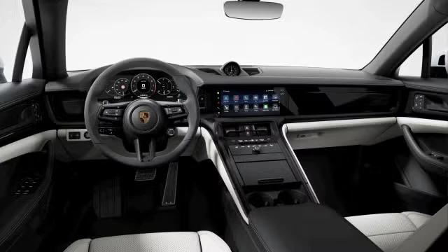 2026 Porsche Panamera - Image 26 of 31