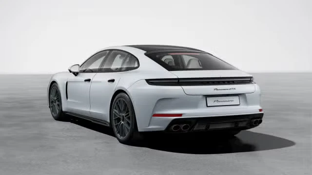 2026 Porsche Panamera - Image 18 of 31