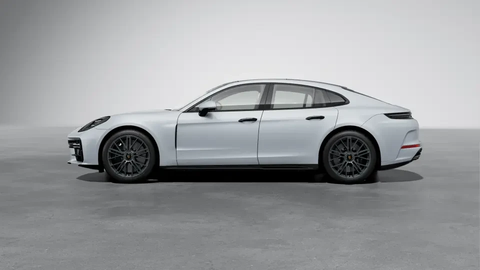 2026 Porsche Panamera - Image 15 of 31