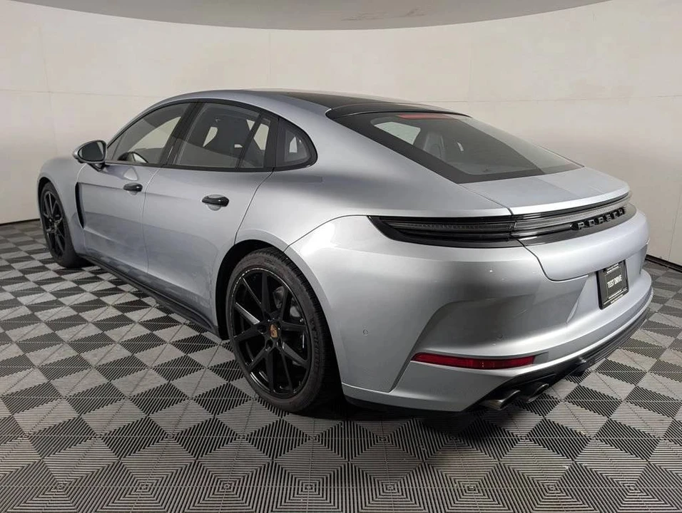 2026 Porsche 976 Panamera - Image 3 of 4