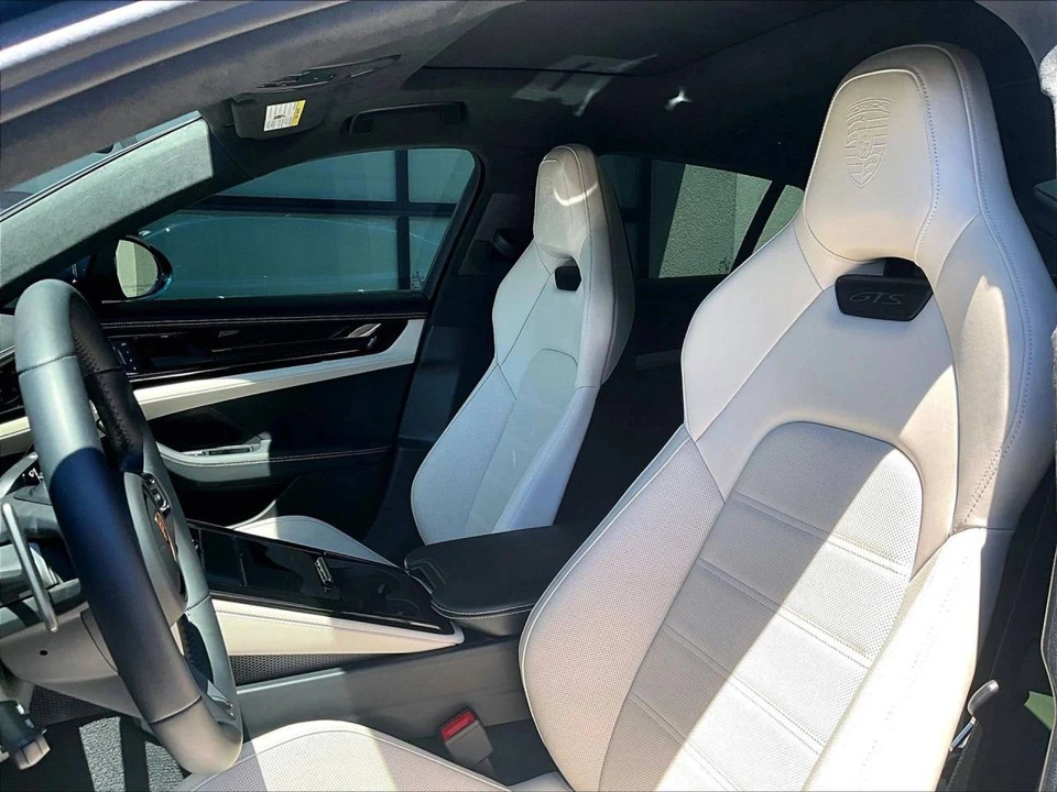 2026 Porsche 976 Panamera - Image 5 of 5