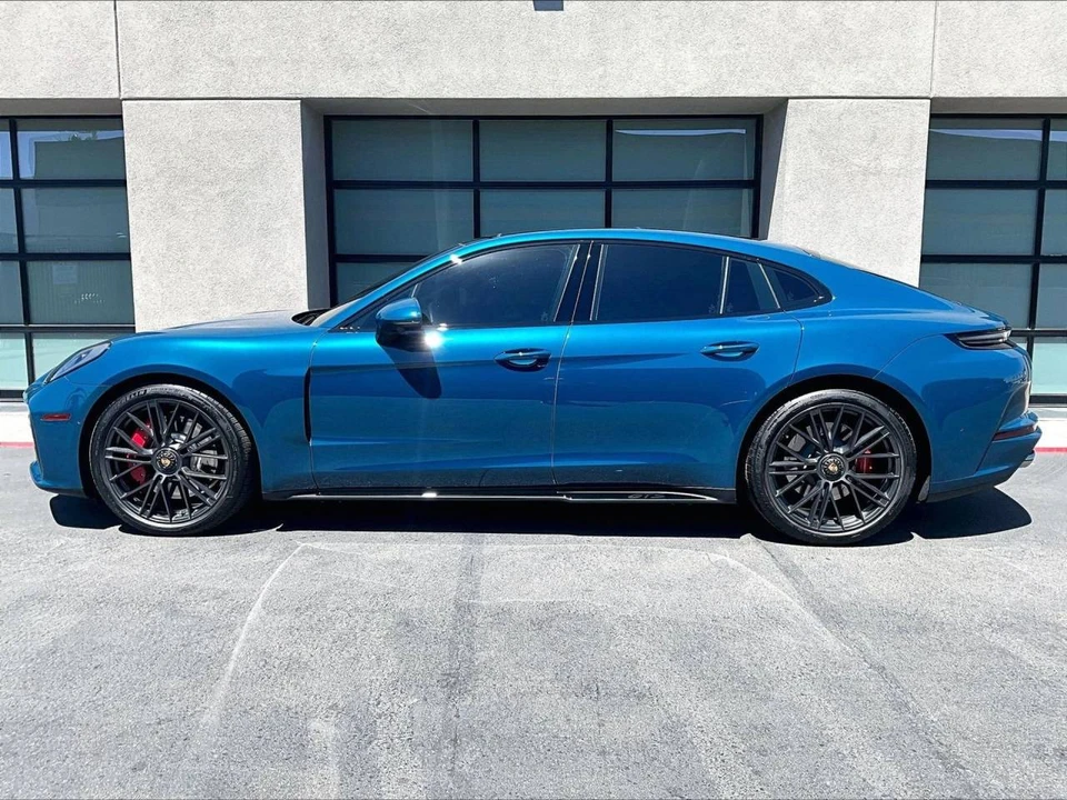 2026 Porsche 976 Panamera - Image 2 of 5