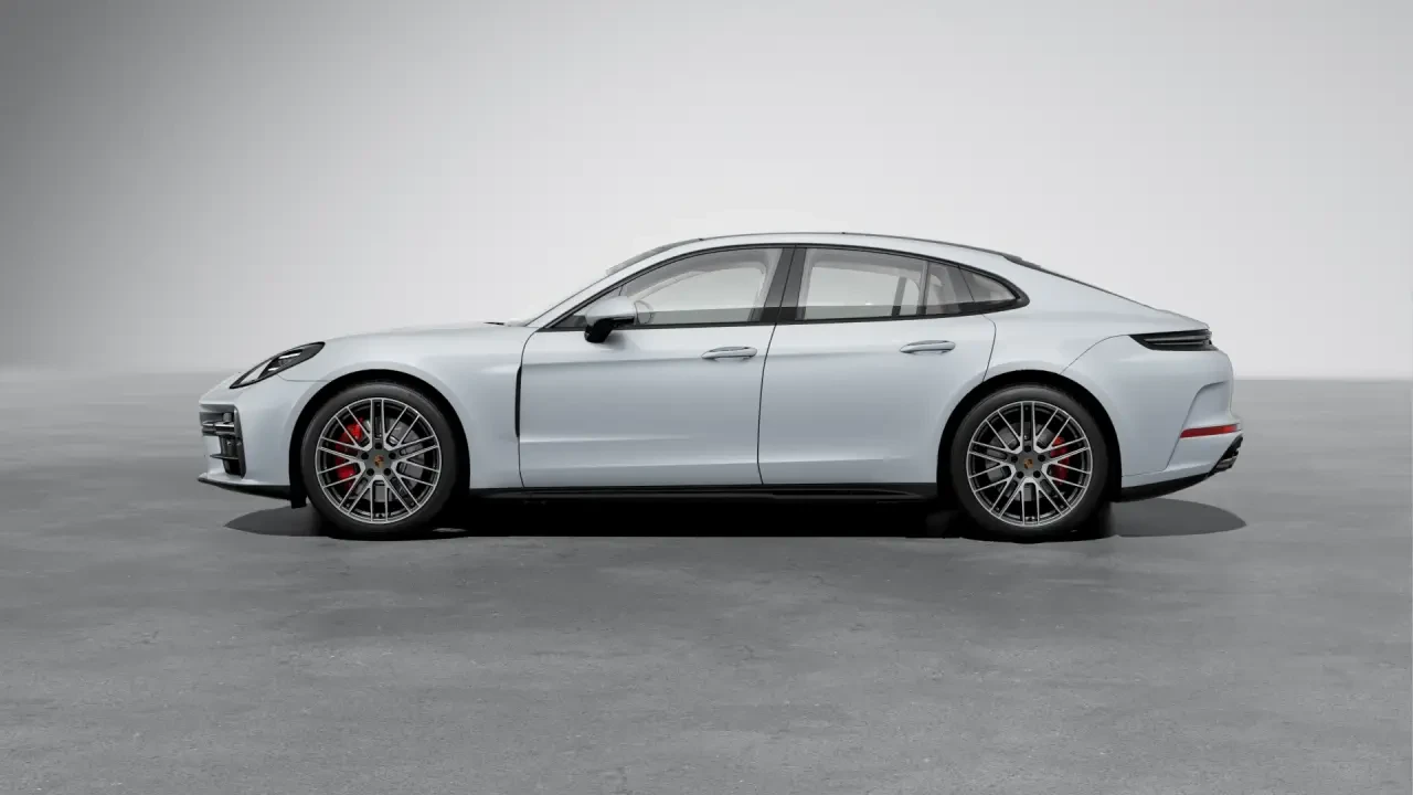 2026 Porsche Panamera - Image 16 of 31
