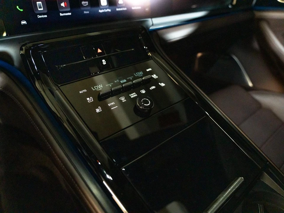 2026 Porsche 976 Panamera - Image 23 of 28