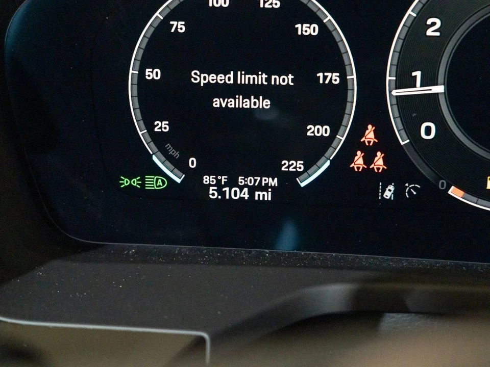 2026 Porsche 976 Panamera - Image 20 of 28