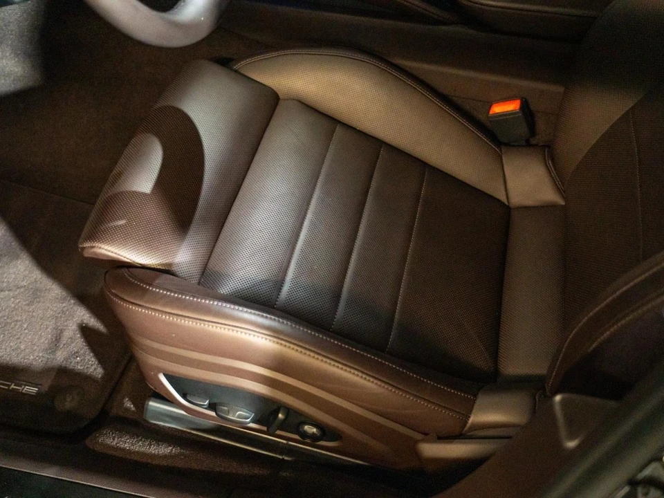 2026 Porsche 976 Panamera - Image 14 of 28
