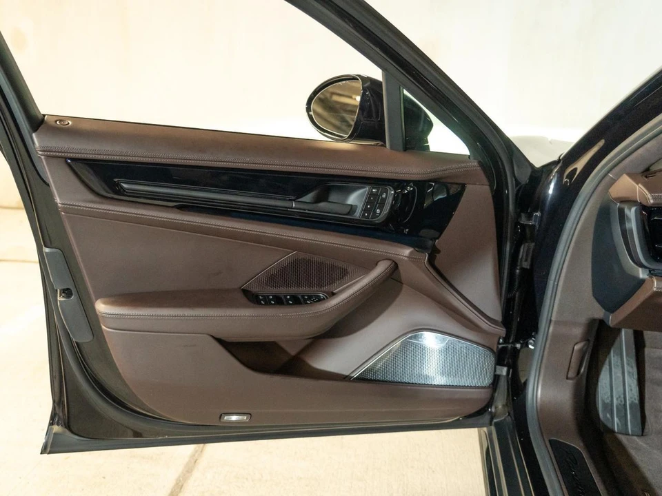 2026 Porsche 976 Panamera - Image 16 of 28