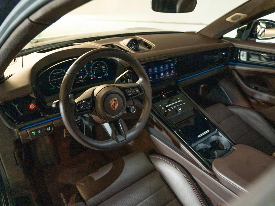 2026 Porsche 976 Panamera - Image 5 of 28