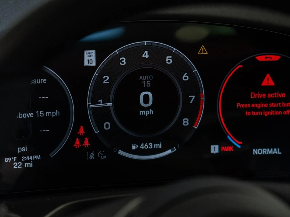 2026 Porsche Panamera - Image 20 of 30