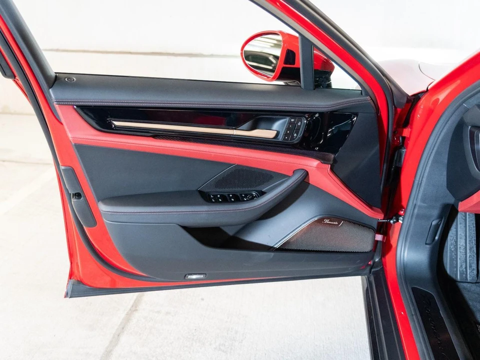 2026 Porsche Panamera - Image 17 of 30