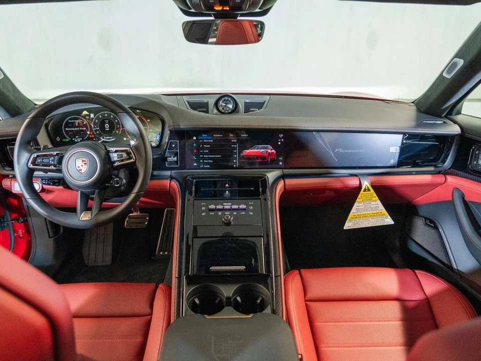 2026 Porsche Panamera - Image 27 of 30