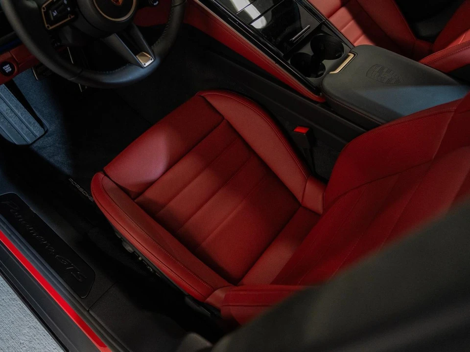 2026 Porsche Panamera - Image 14 of 30