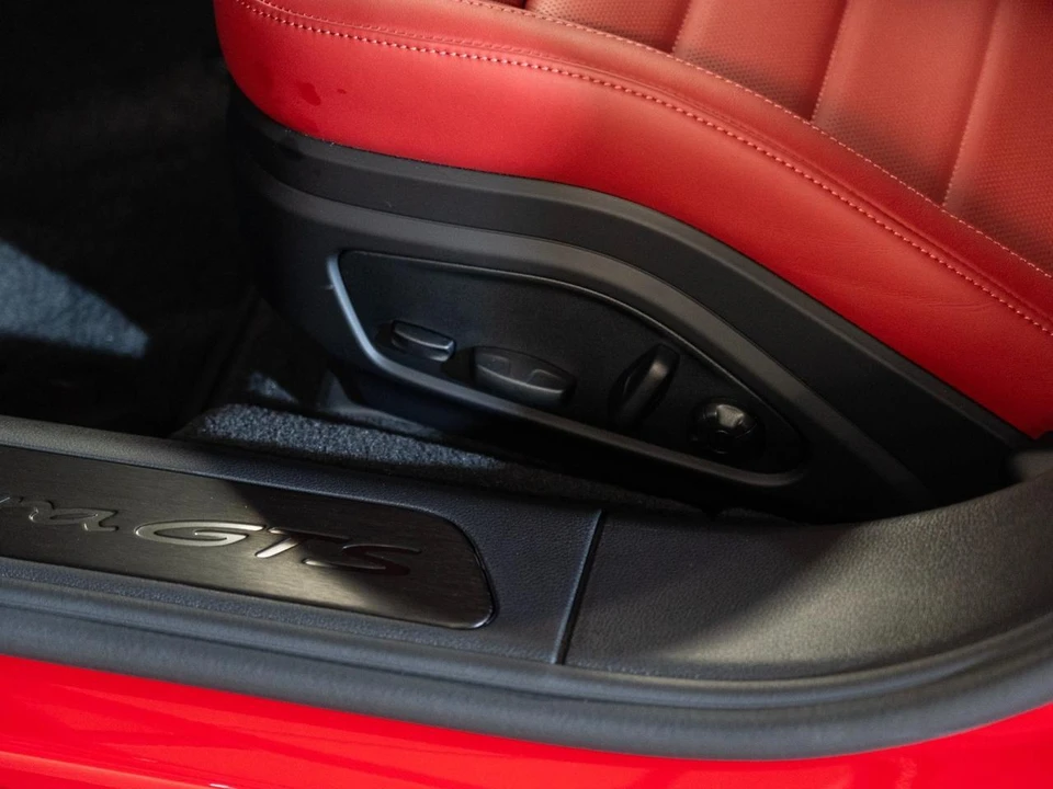 2026 Porsche Panamera - Image 13 of 30