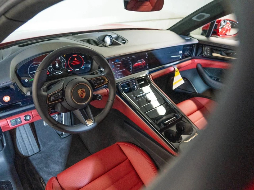 2026 Porsche 976 Panamera - Image 4 of 5