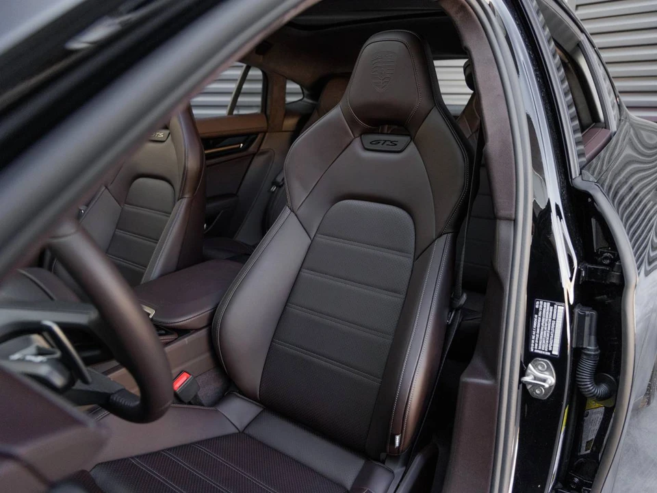 2026 Porsche 976 Panamera - Image 5 of 5