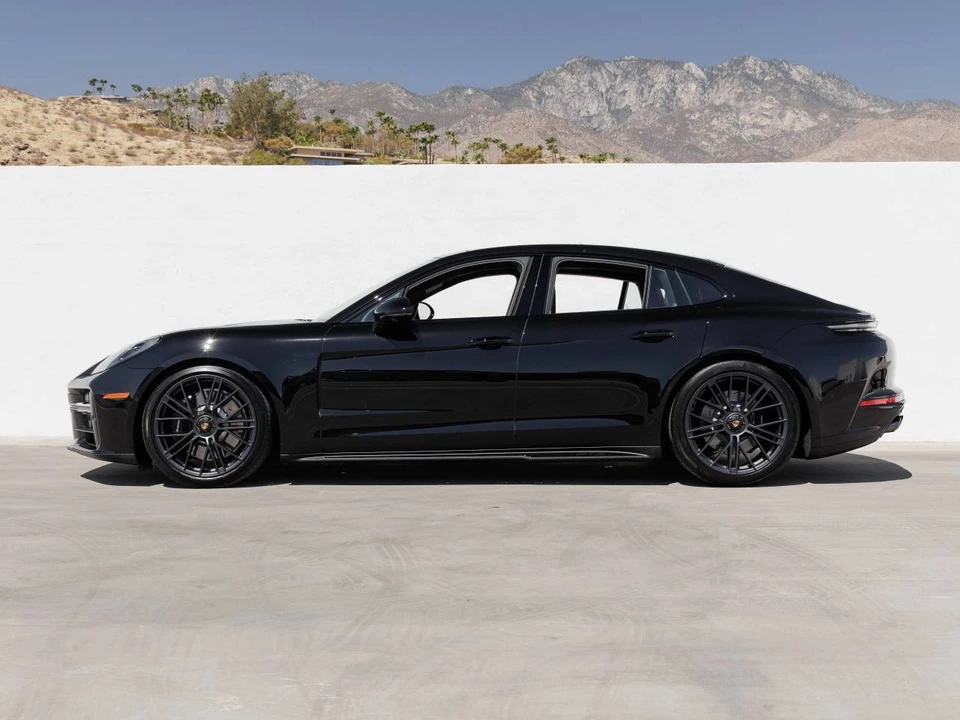 2026 Porsche 976 Panamera - Image 2 of 5
