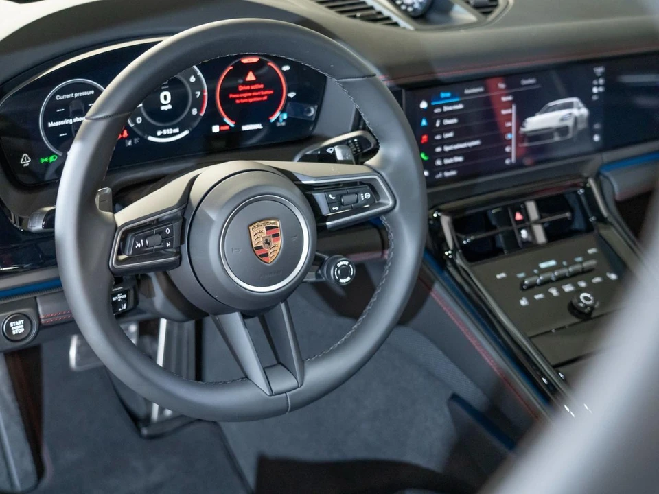 2026 Porsche Panamera - Image 15 of 29