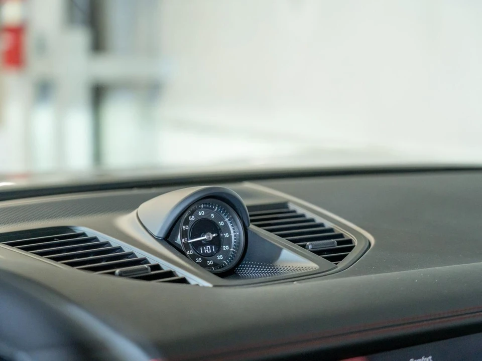 2026 Porsche Panamera - Image 19 of 29