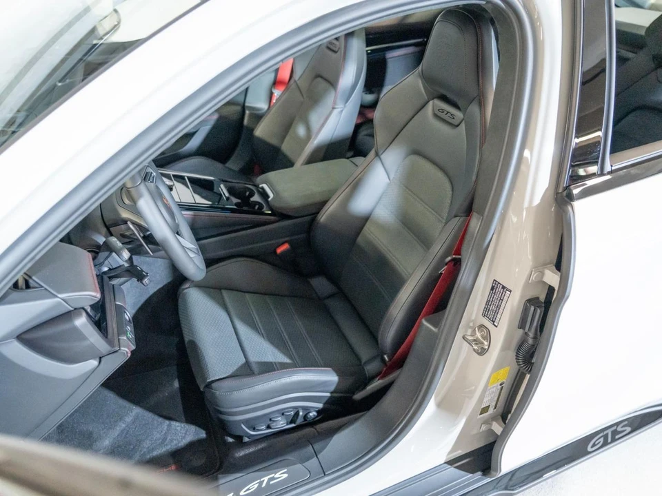 2026 Porsche Panamera - Image 5 of 29