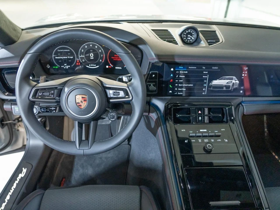 2026 Porsche Panamera - Image 28 of 29