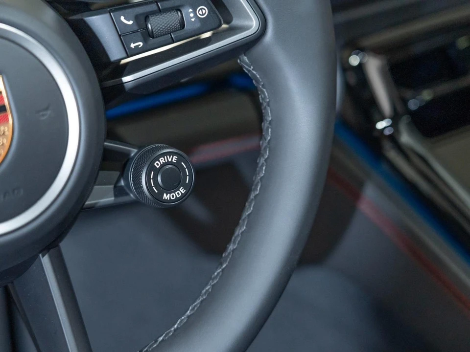 2026 Porsche Panamera - Image 22 of 29