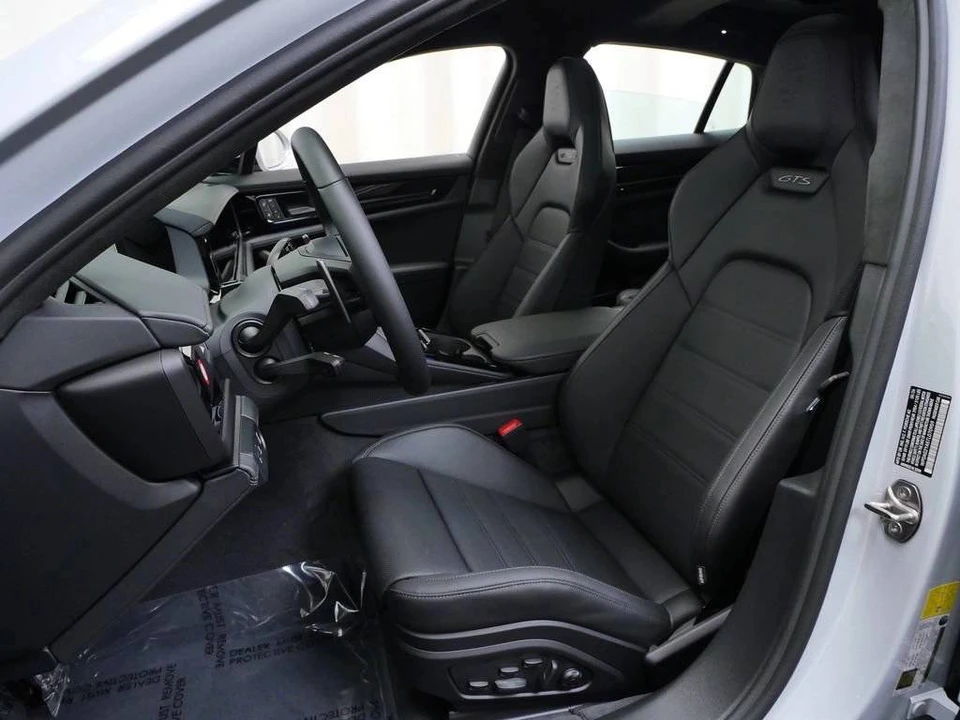 2026 Porsche 976 Panamera - Image 5 of 5