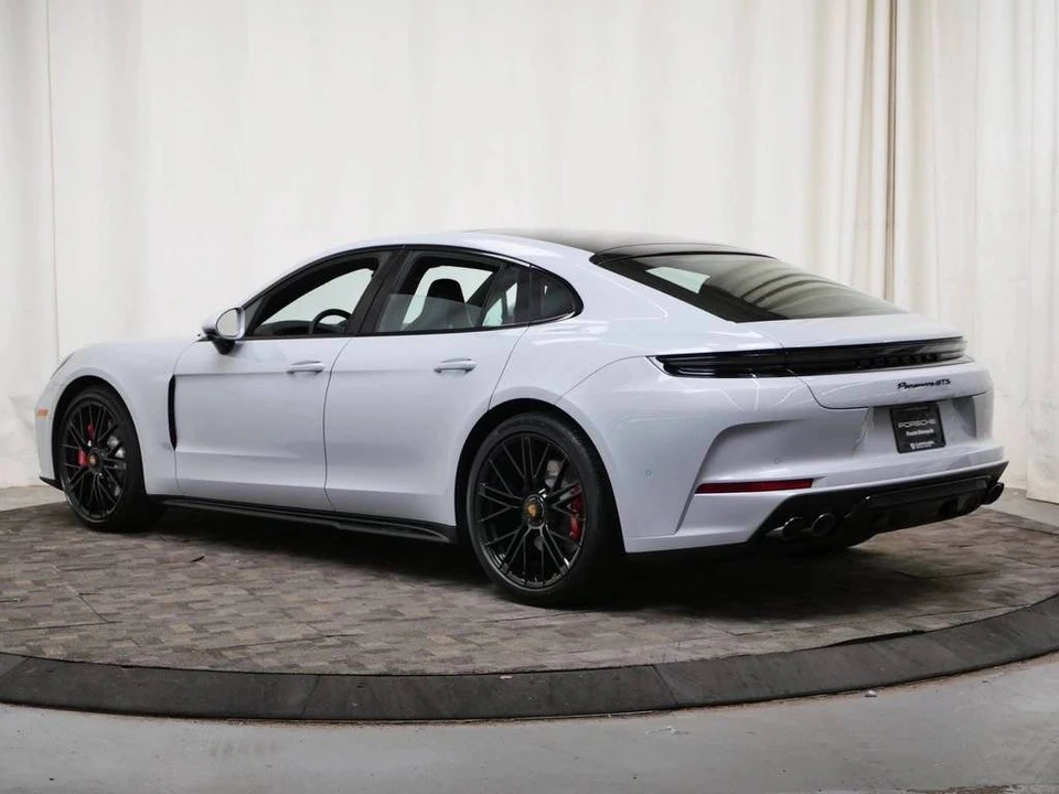 2026 Porsche 976 Panamera - Image 3 of 5