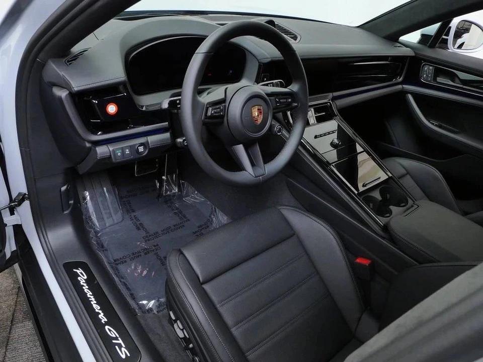 2026 Porsche 976 Panamera - Image 4 of 5