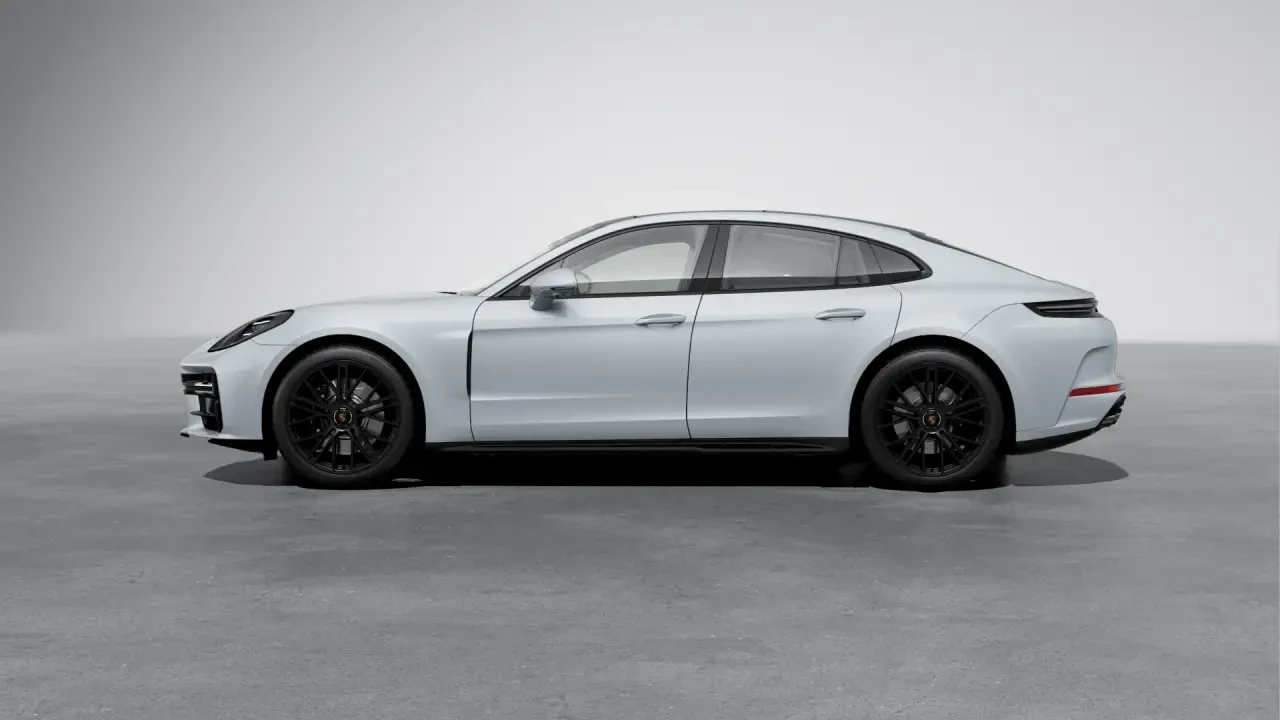 2026 Porsche Panamera - Image 16 of 31