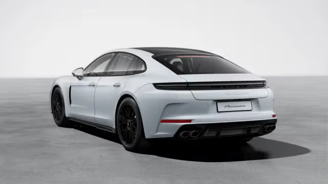 2026 Porsche Panamera - Image 18 of 31