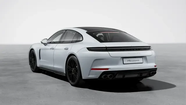 2026 Porsche Panamera - Image 22 of 31