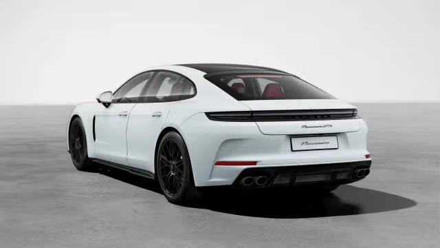 2026 Porsche Panamera - Image 18 of 31