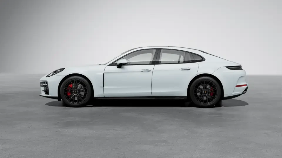 2026 Porsche Panamera - Image 15 of 31