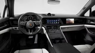 2026 Porsche Panamera - Image 25 of 30