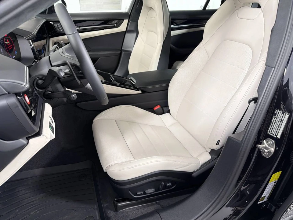 2026 Porsche Panamera - Image 5 of 5