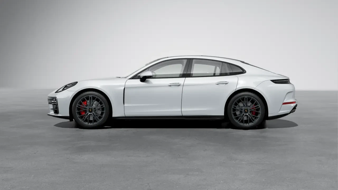 2026 Porsche Panamera - Image 16 of 31