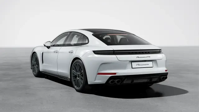 2026 Porsche Panamera - Image 22 of 31
