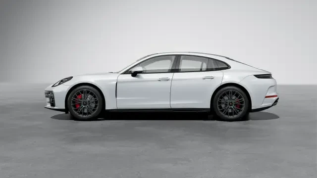 2026 Porsche Panamera - Image 14 of 31