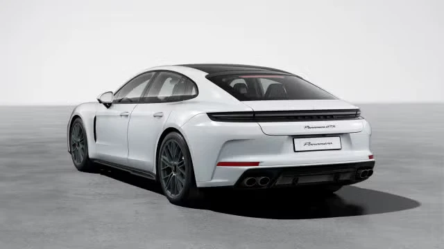 2026 Porsche Panamera - Image 18 of 31
