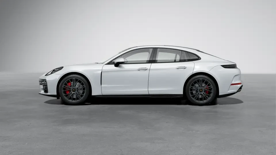 2026 Porsche Panamera - Image 15 of 31