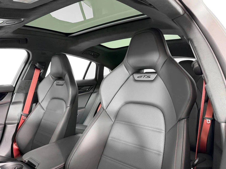 2026 Porsche Panamera - Image 5 of 5