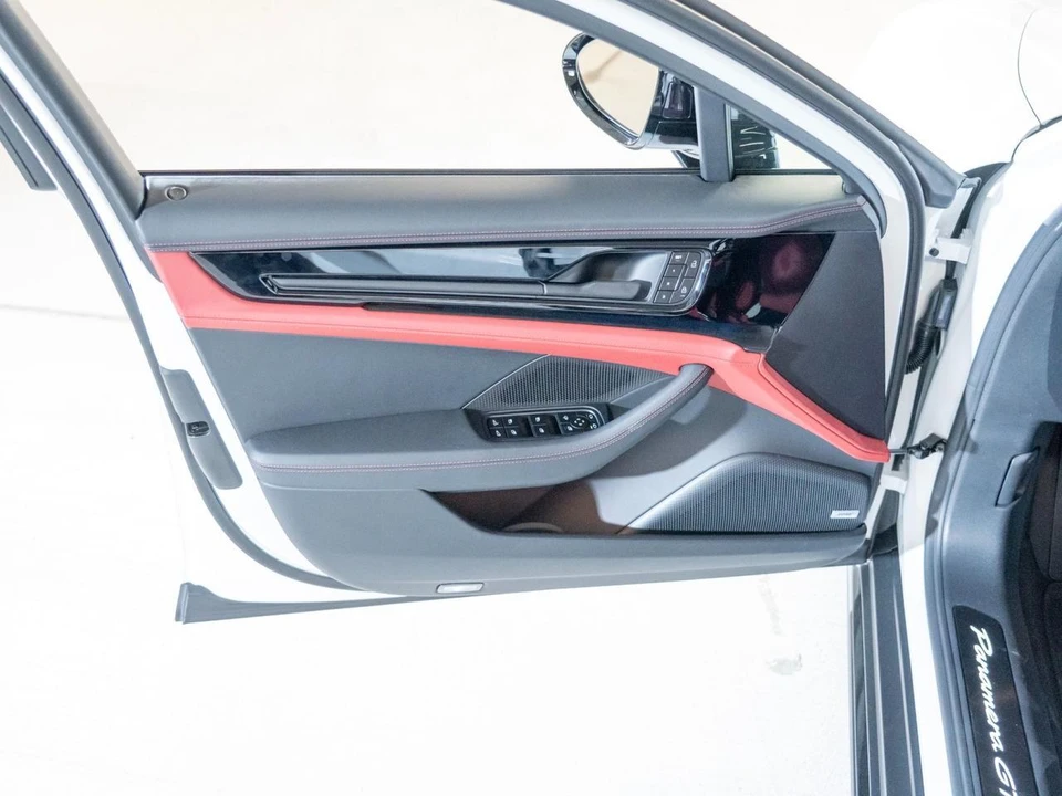 2026 Porsche Panamera - Image 16 of 29